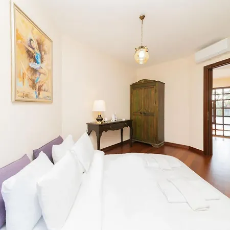 House Close To With Shared Pool In * Antalia