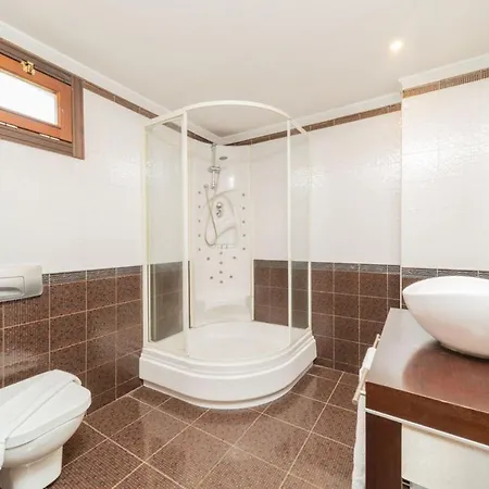 House Close To With Shared Pool In * Antalia